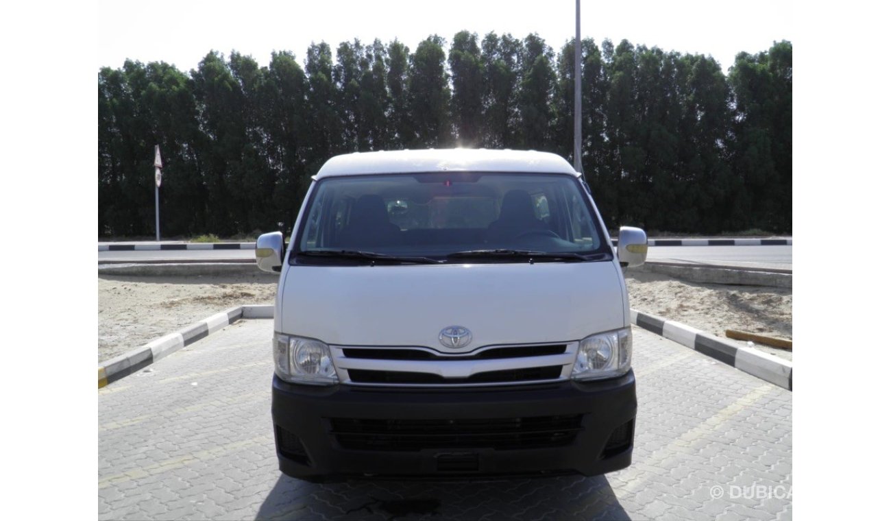 Toyota Hiace 2013 mid roof