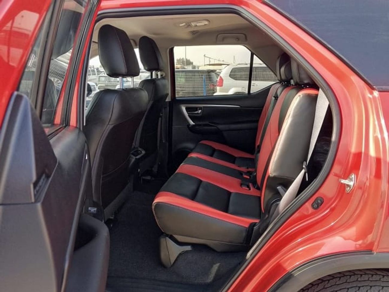 Toyota Fortuner VX-RHD-4WD-2.8L-Automatic-Diesel-7 Seats-5 Doors