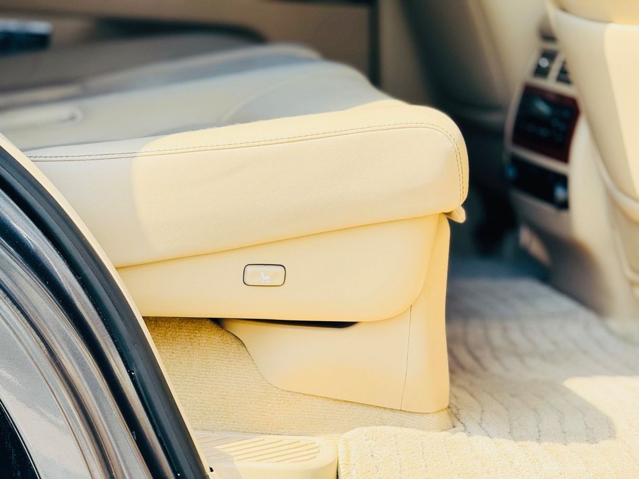 Toyota Land Cruiser ZX FULL OPTION TOP OF THE RANGE