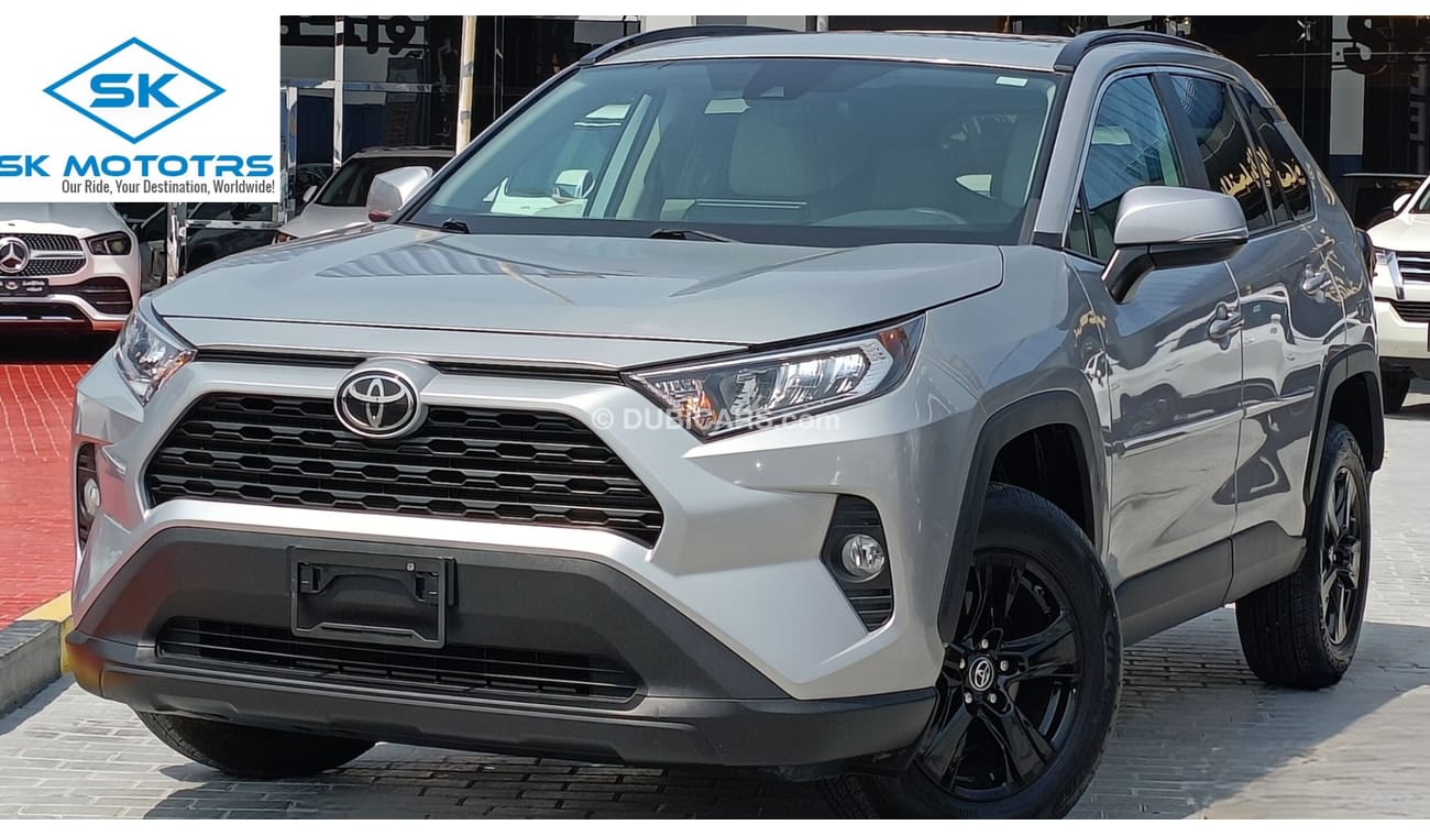 تويوتا راف ٤ XLE FULL SUNROOF / 1 YEAR WARANTY */ REGISTERATION / INSURANCE FREE (LOT # 41046)