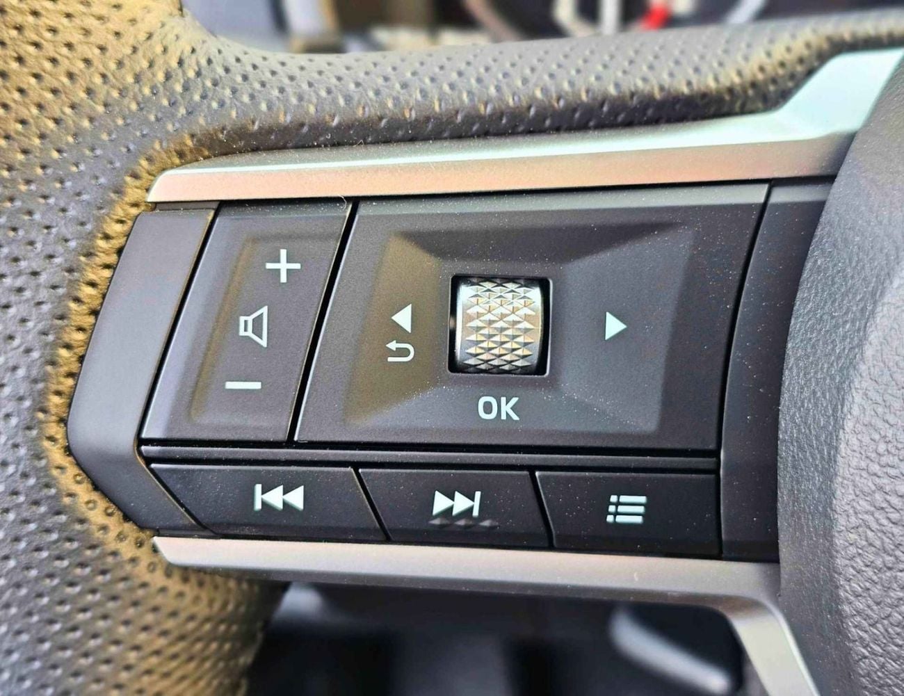 Mitsubishi L200 SPORTERO (NON GCC) SPORTERO || 2.4L DIESEL V4 A/T | PUSH START | LEATHER WITH DRIVER PWR SEAT | REAR CAMERA (CODE # SPT