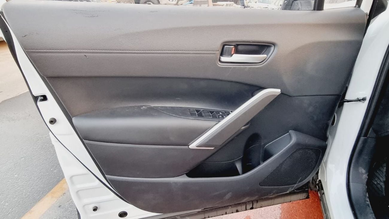 تويوتا كورولا كروس TOYOTA COROLLA CROSS 2.0L HYBRID WITH RADAR MY 2025