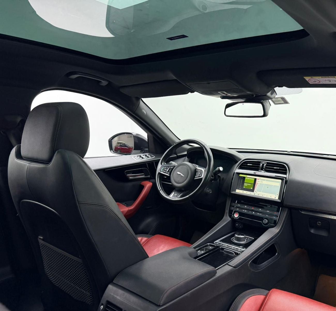 Jaguar F-PACE 2017 Jaguar F-Pace R-Sport, Full Service History, Excellent Condition, GCC