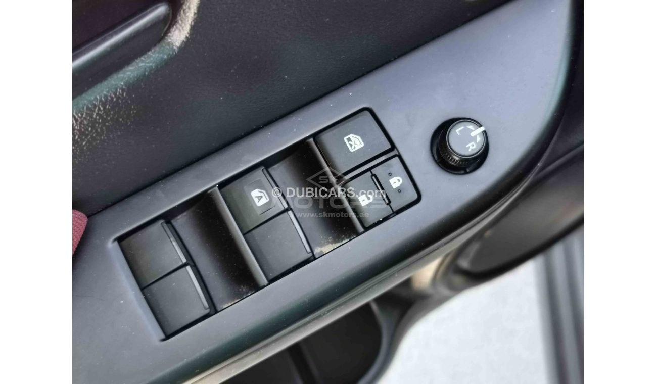 Toyota Hilux 2.7L Petrol, M/T, Manual Front A/C (LOT # 3019)