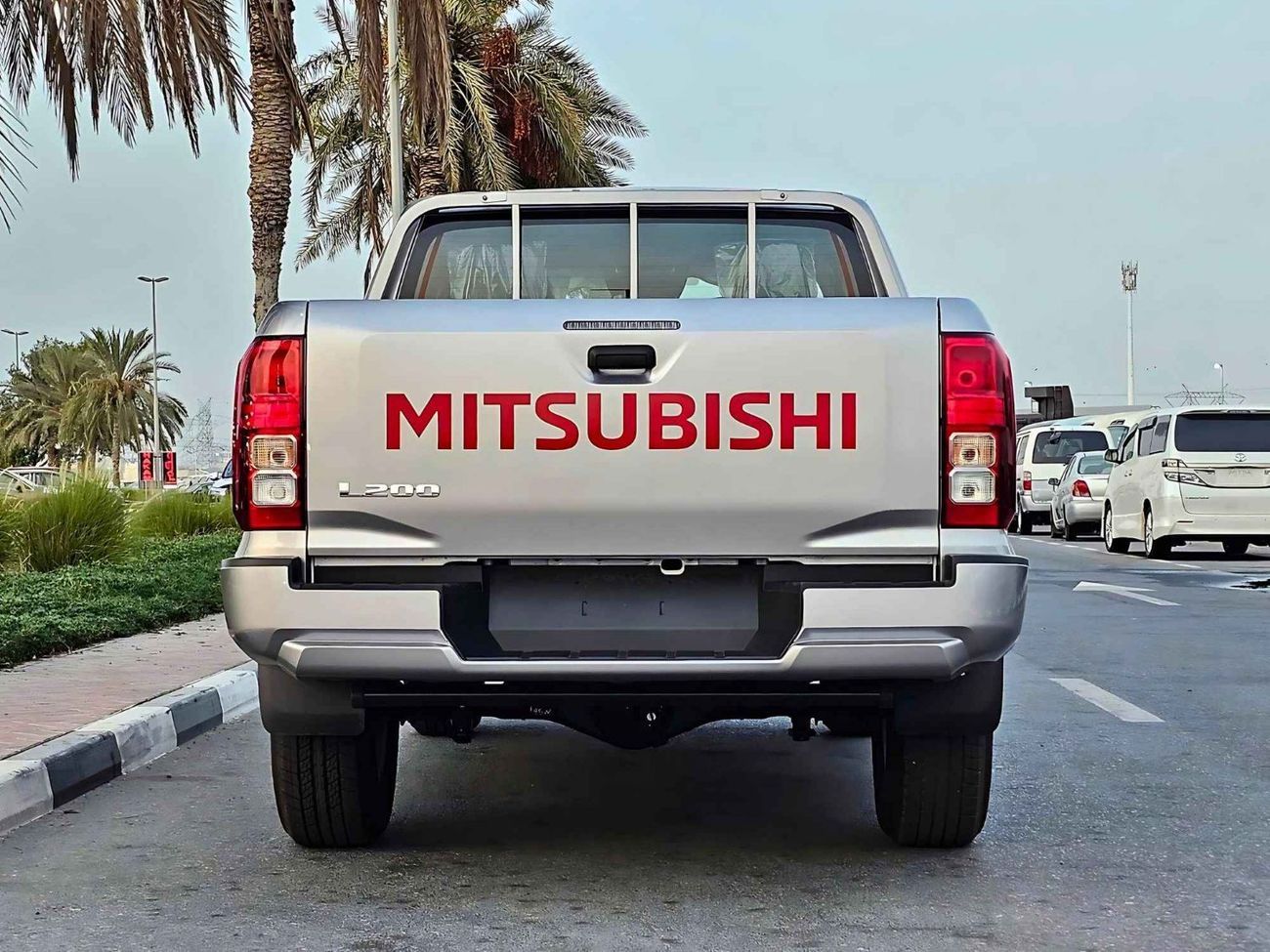 ميتسوبيشي L200 GLX 2.4L PETROL / M/T / SIDE STICKER / 4WD / CODE # 68023