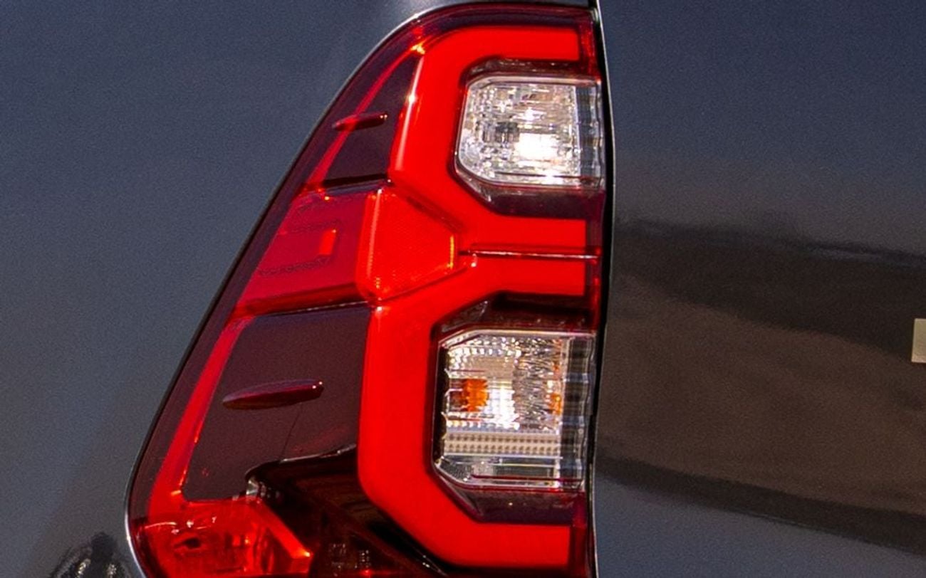 تويوتا هيلوكس Toyota Hilux  4.0-l 4WD pickup  2026 4-door cabin, automatic,