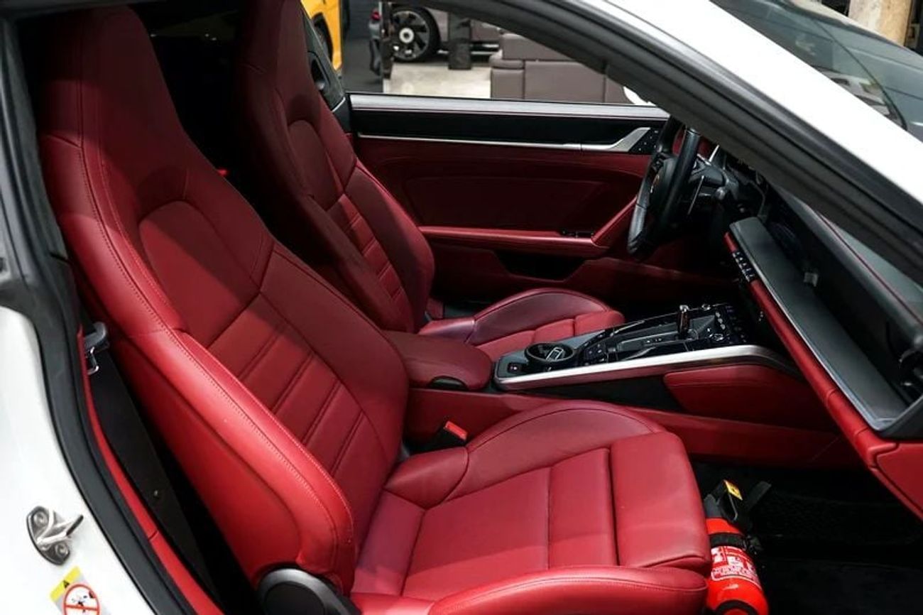 Porsche 911 Turbo 3.8L (580 HP) Coupe | GCC Specs | Full Option | Dealer Warranty Until 2027 | No Accident / No