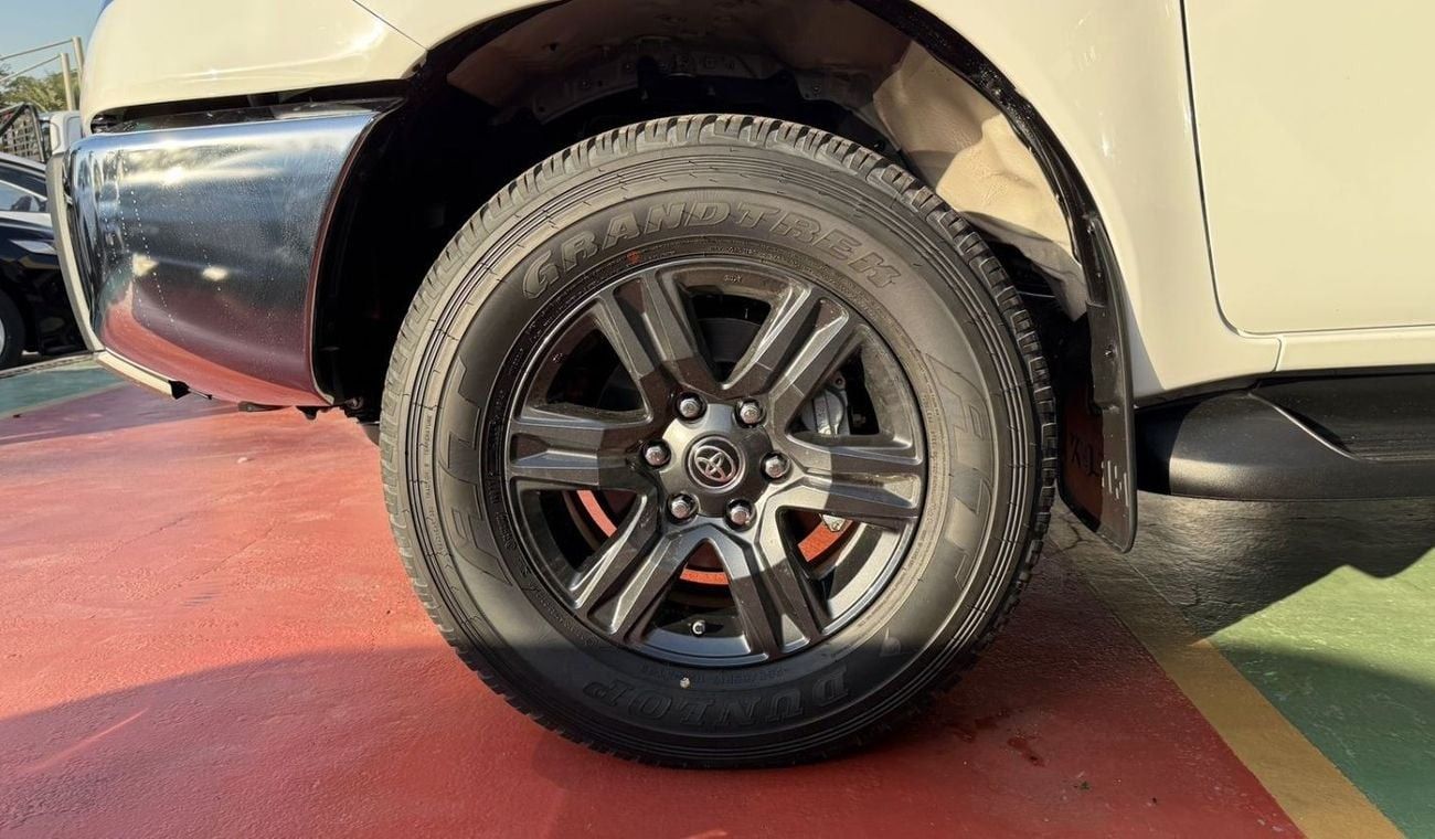 Toyota Hilux Toyota Hilux GLXS SR5 2.7L | 2024 | 0KM | GCC