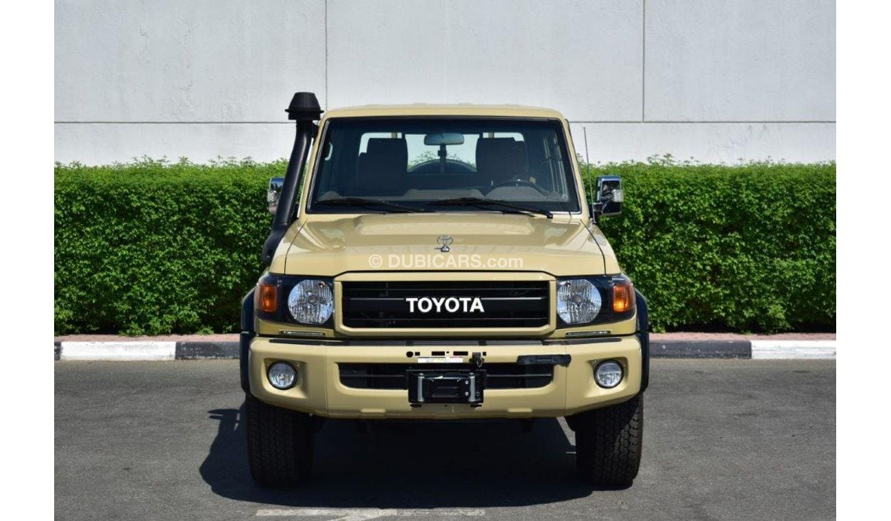 تويوتا لاند كروزر بيك آب Double Cab Lx V6 4.0L 70th Anniversary Edition
