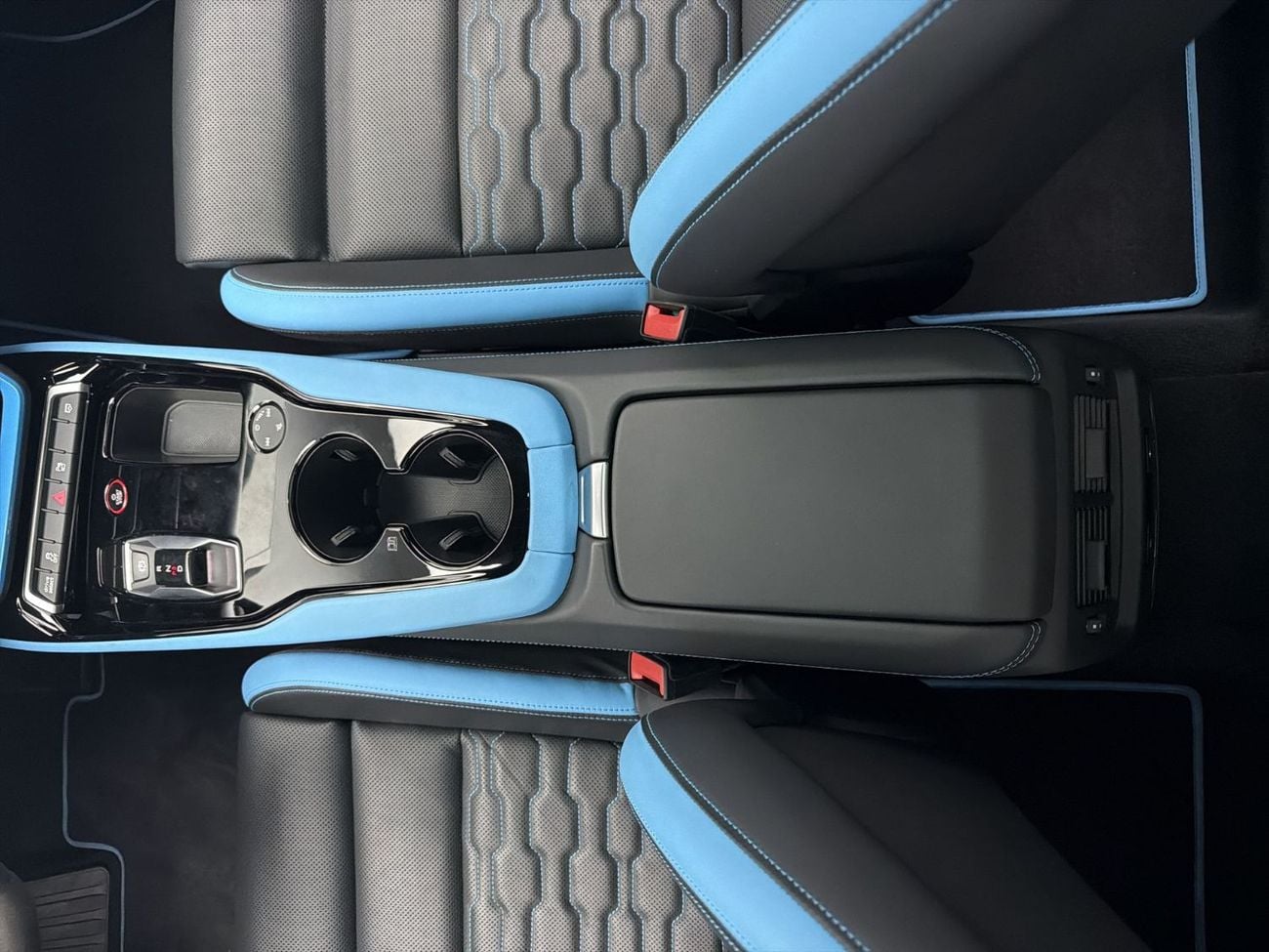 أودي إي ترون جي تي e-tron GT quattro 530hp Exclusive Edition (Ref# 07801)