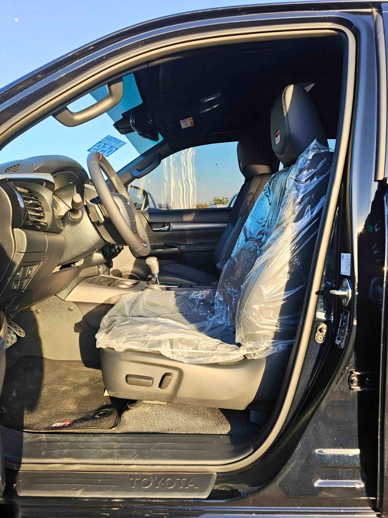 تويوتا هيلوكس GR SPORT REVO / 2.8L DIESEL / A/T / 360*CAMERA / FULL OPTION   (CODE # 69066)