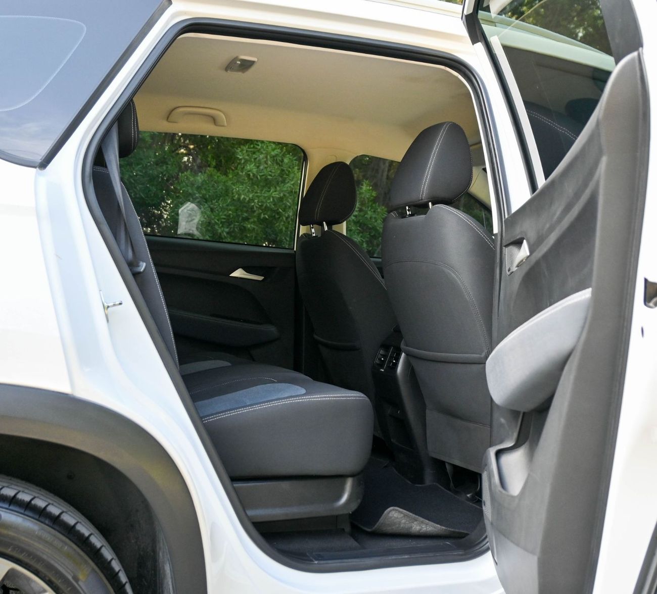 Chevrolet Captiva LT 1.5L (150 HP) (7 Seater) Chevrolet Captiva | 1.5 L 2023 | Original Paint GCC Accident-Free In Exc