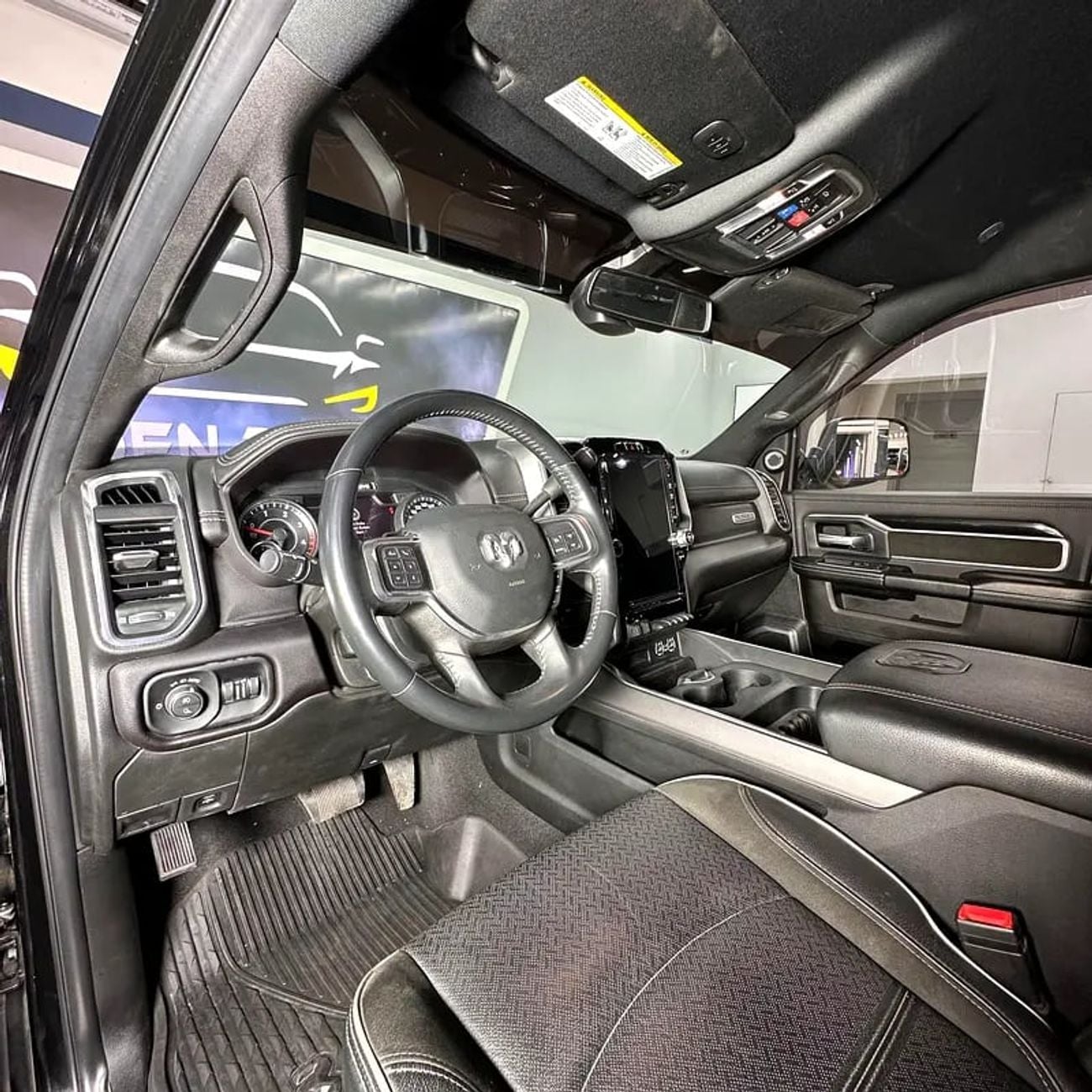 RAM 2500 Dodge Laramie 3500 Diesel V6