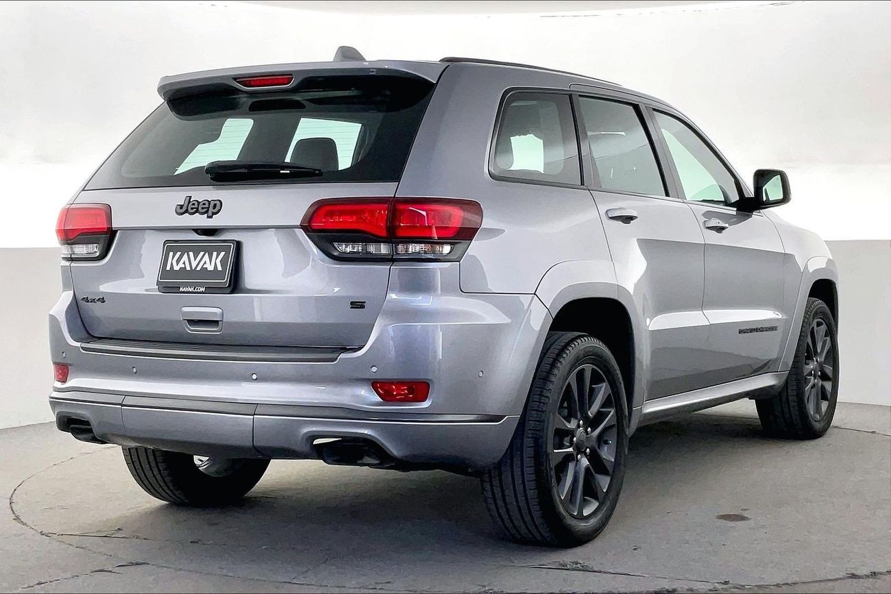 جيب جراند شيروكي Overland S | National Day Celebration | شامل الضمان | 0 ﺪﻔﻋﺓ ﺃﻮﻟﻯ