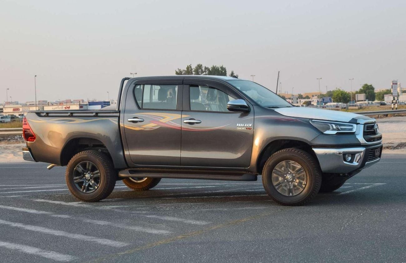 تويوتا هيلوكس SR5 2.4L 4WD DIESEL PICKUP 2026