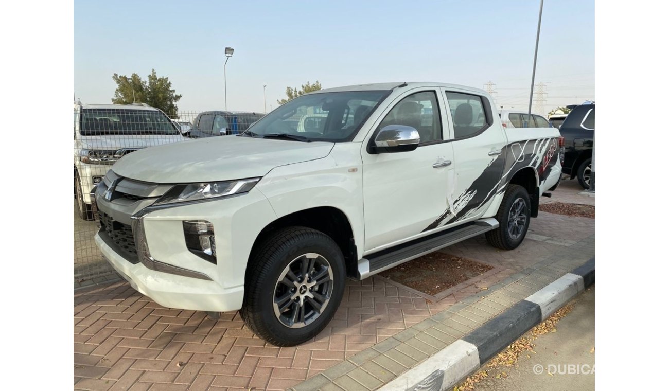 Mitsubishi L200 petrol 4x4 Manual For Export Only