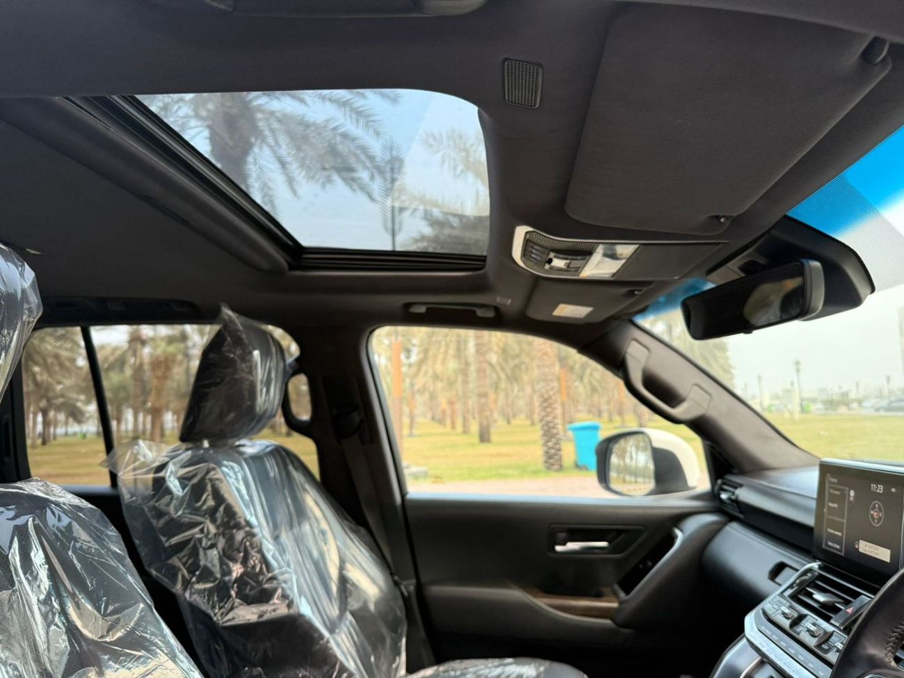 تويوتا لاند كروزر Toyota landcruise 2022MODEL Engine 3.3l Diesel Transmission Automatic Interior Black colour white pu