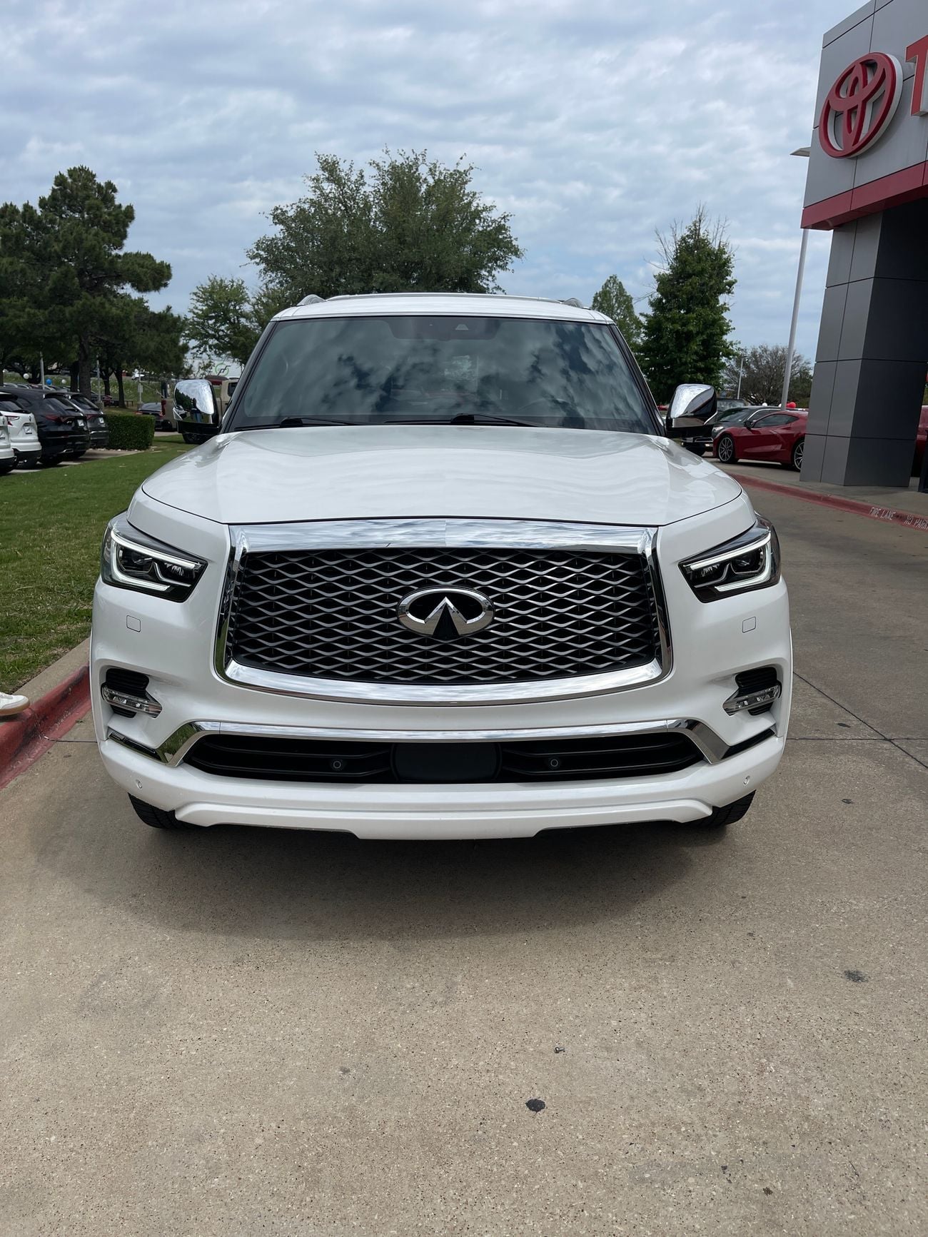Infiniti QX80 LUXE SENSORY PROACTIVE Sensory 4WD CLEAN CARFAX