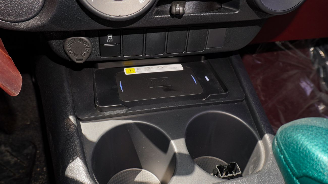 Toyota Hilux GLS 2.7L  2WD  A/T