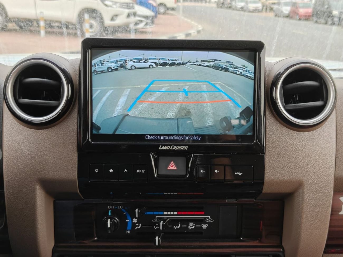 تويوتا لاند كروزر 70 2026 TOYOTA LC 76 2.8L DIESEL 4WD GCC SPEC