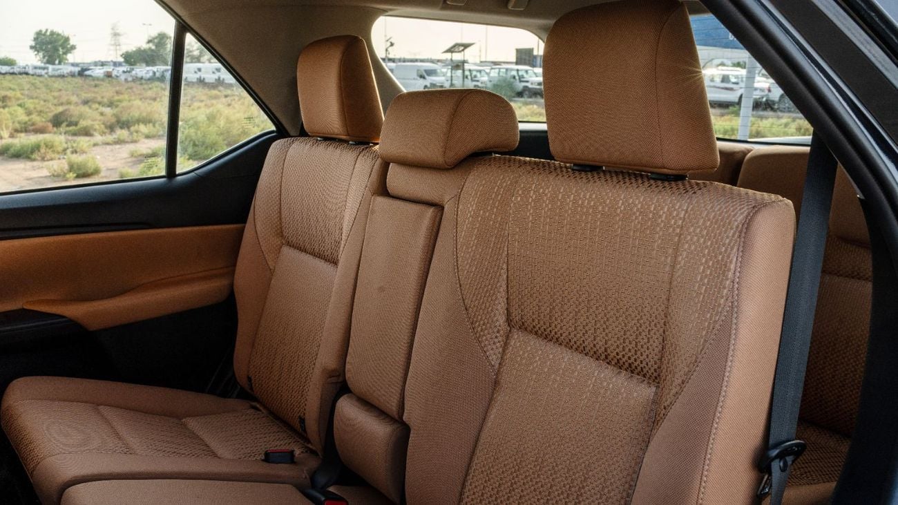 تويوتا فورتونر GX 2026 Toyota Fortuner GX 2.4L AT Diesel (Black-Tan)