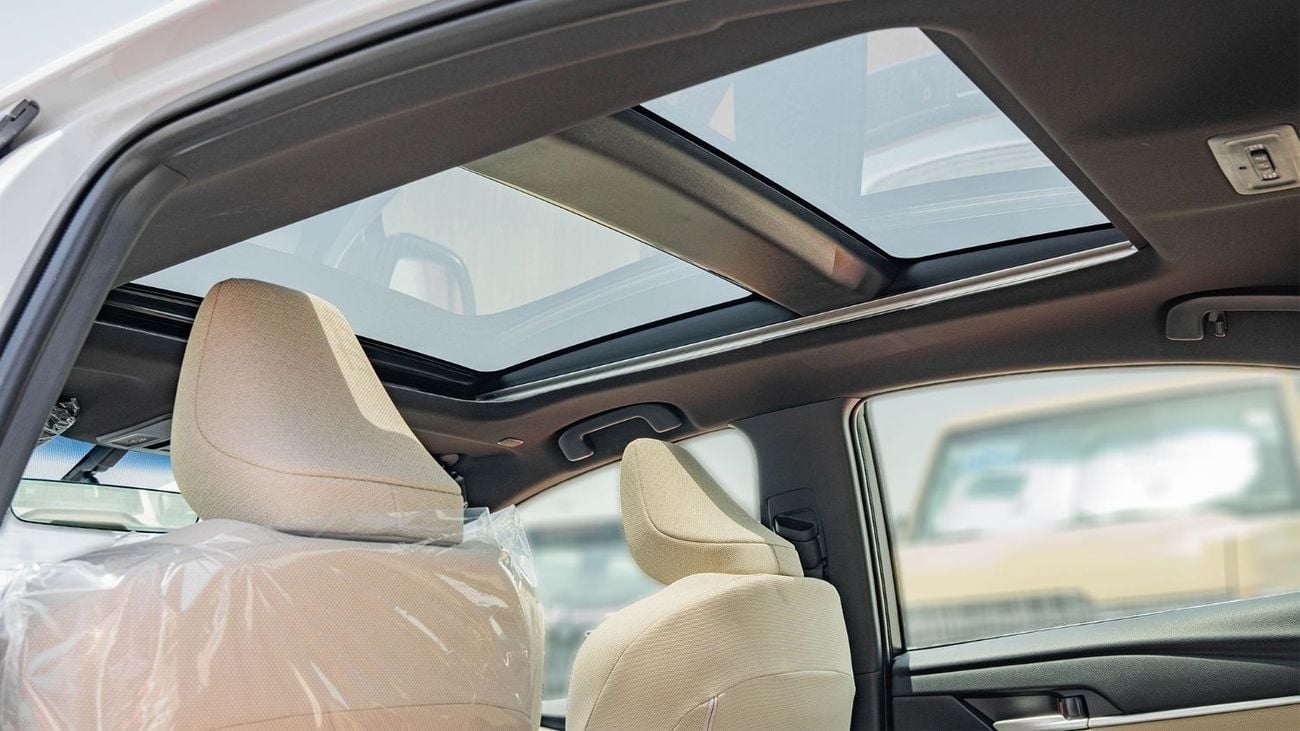 Toyota Camry 2025 Toyota Camry LE 2.5L AT Hybrid (White)