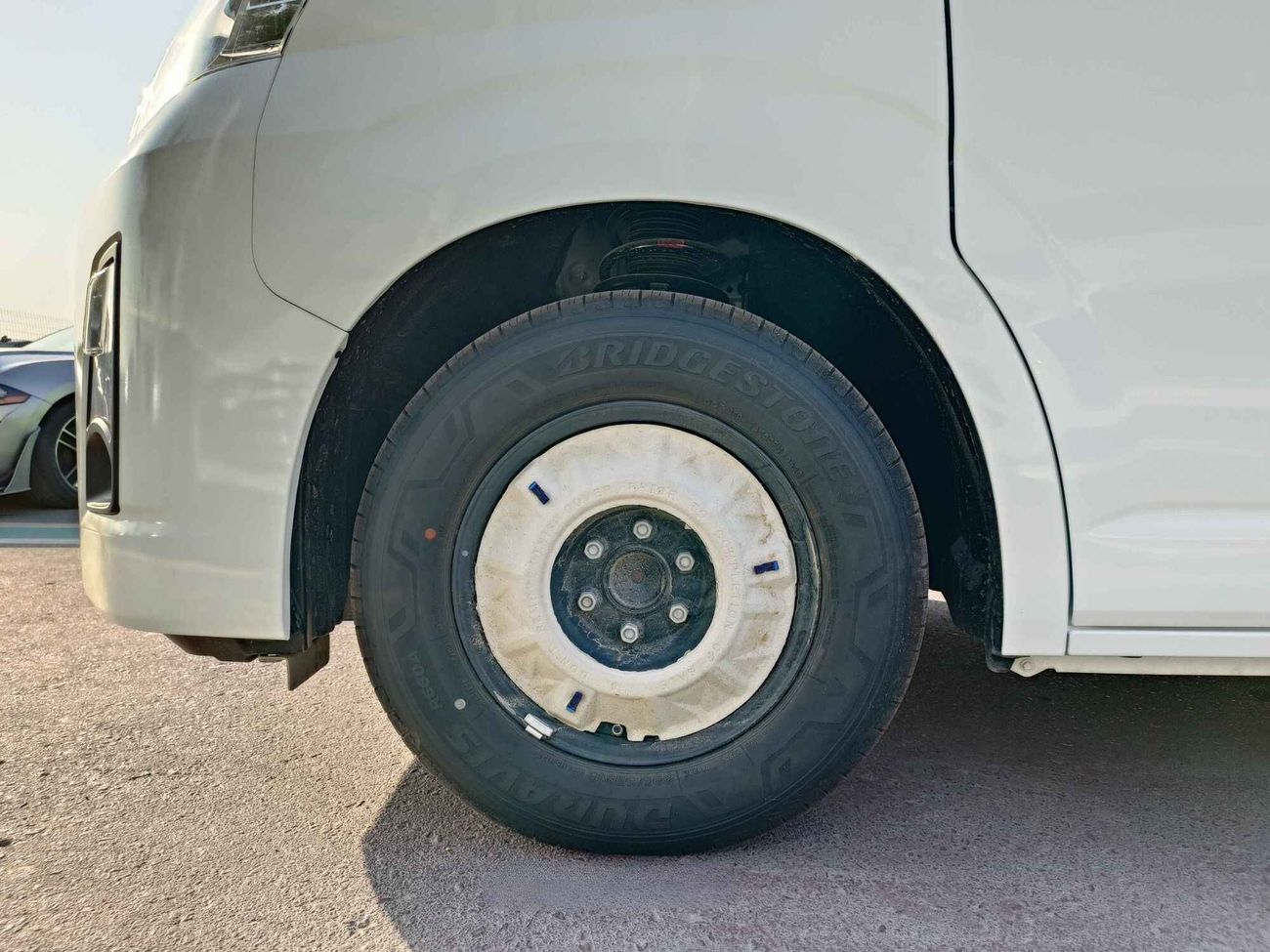 Toyota Hiace GL / 3.5L V6 PETROL / M/T / 13 SEATER / NEW SHAPE (CODE # 20583)