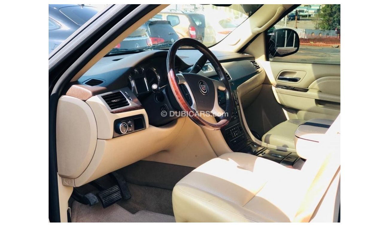 Cadillac Escalade Cadillac Escalade full option GCC perfect condition