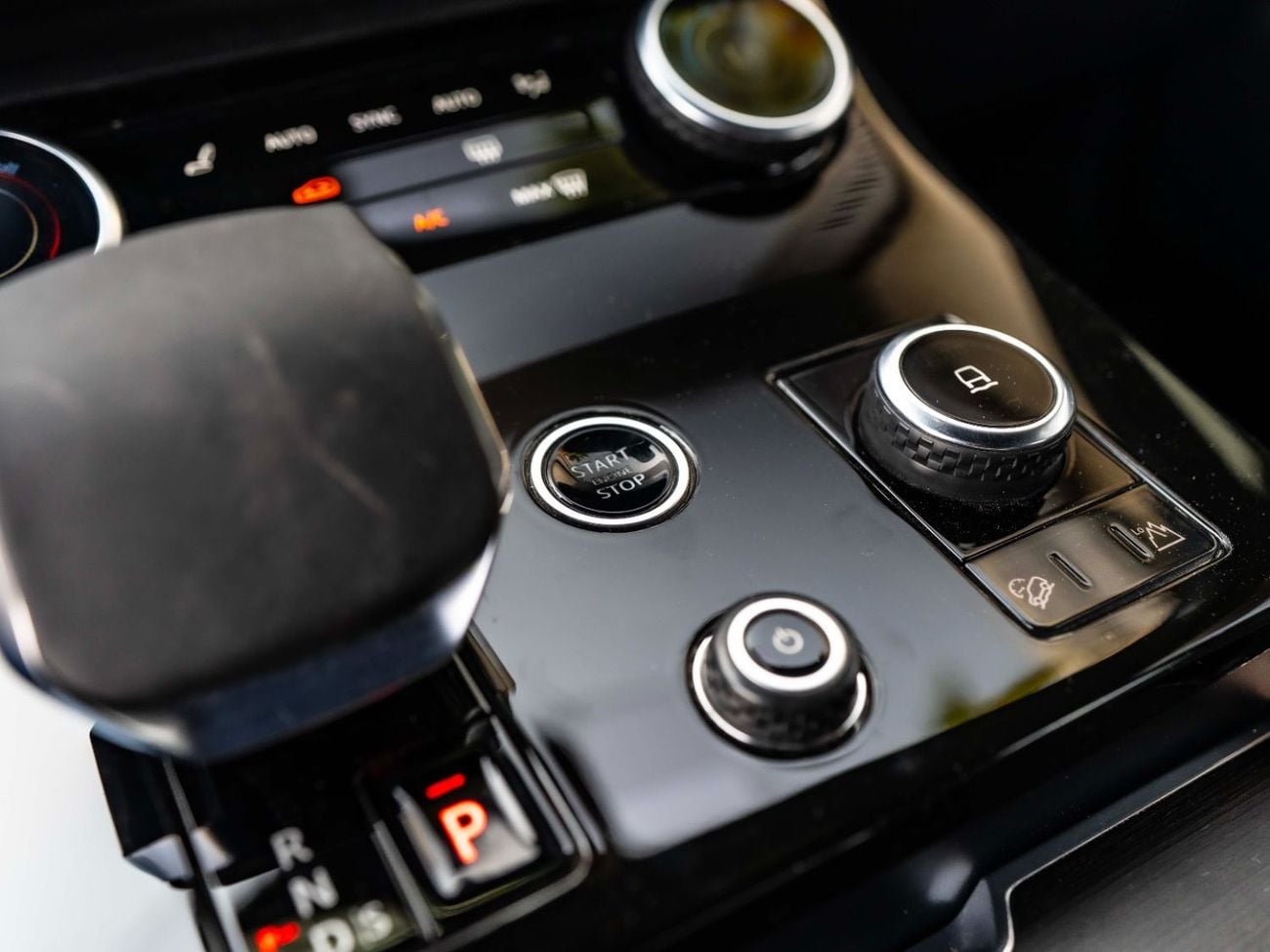 Land Rover Range Rover Sport First Edition P400