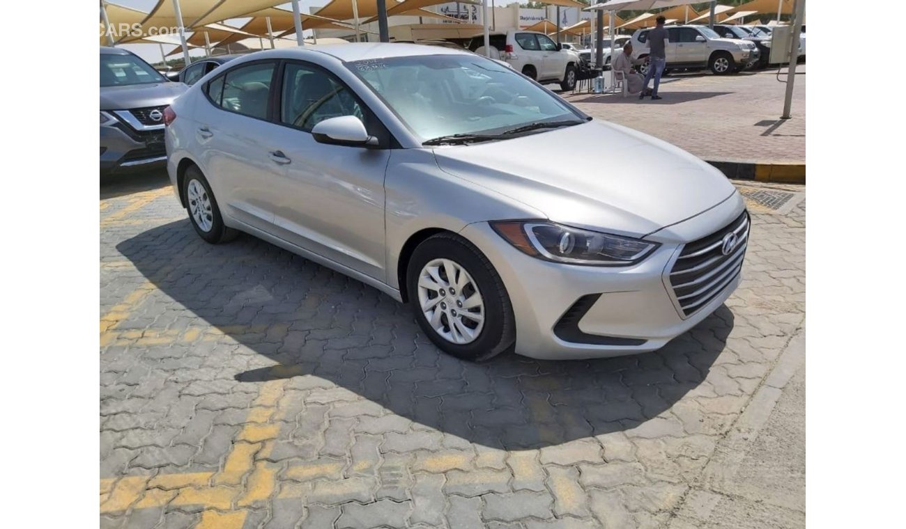 Hyundai Elantra SE