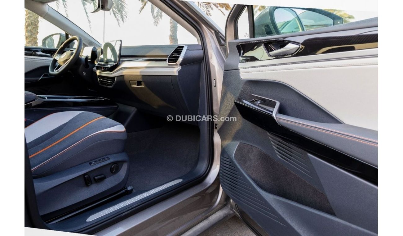 Volkswagen ID.6 2022 Volkswagen ID6 Litepro 20" Fixed Panoramic W/o HUD + 360CAM 6 Seats AT - Gold inside white & bl