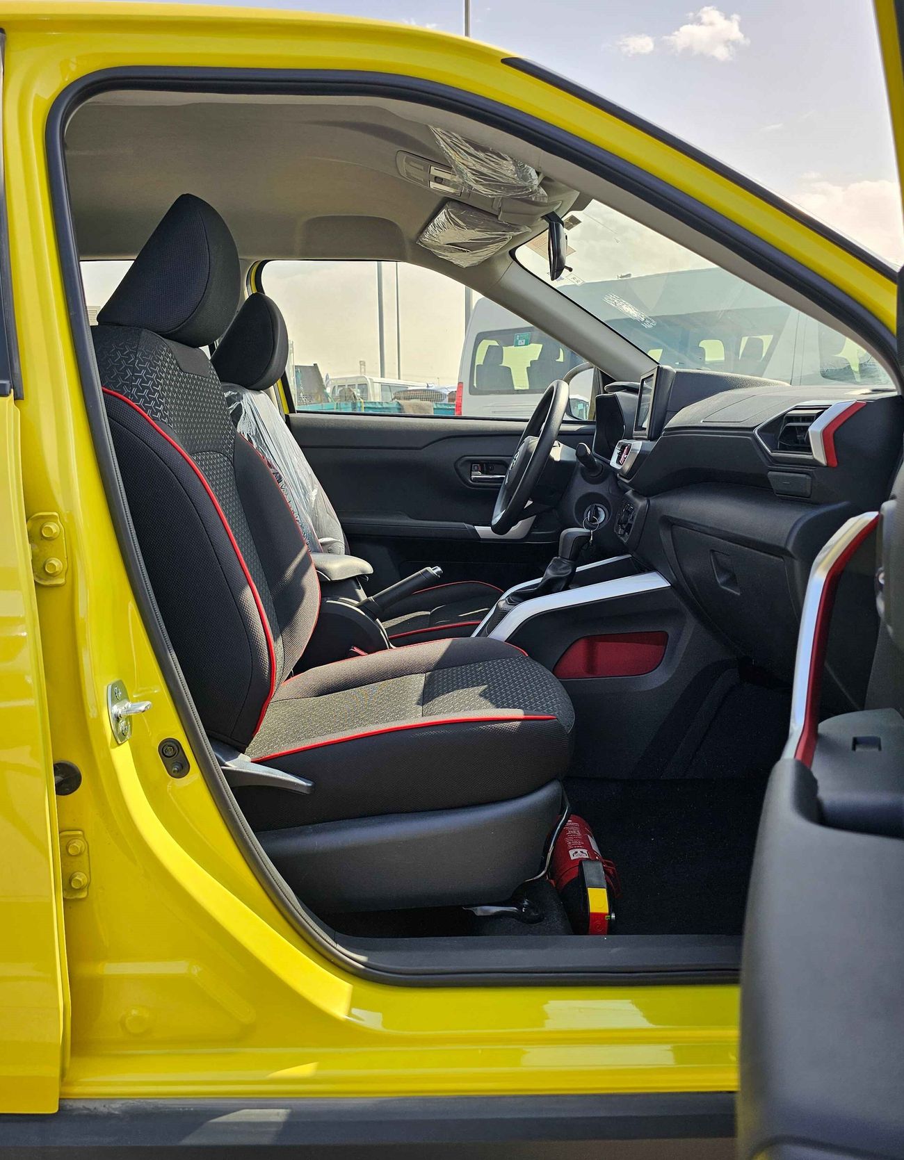 Toyota Raize 1.2L Petrol, Alloy Rims, DVD Camera, Rear A/C ( CODE # 67961)