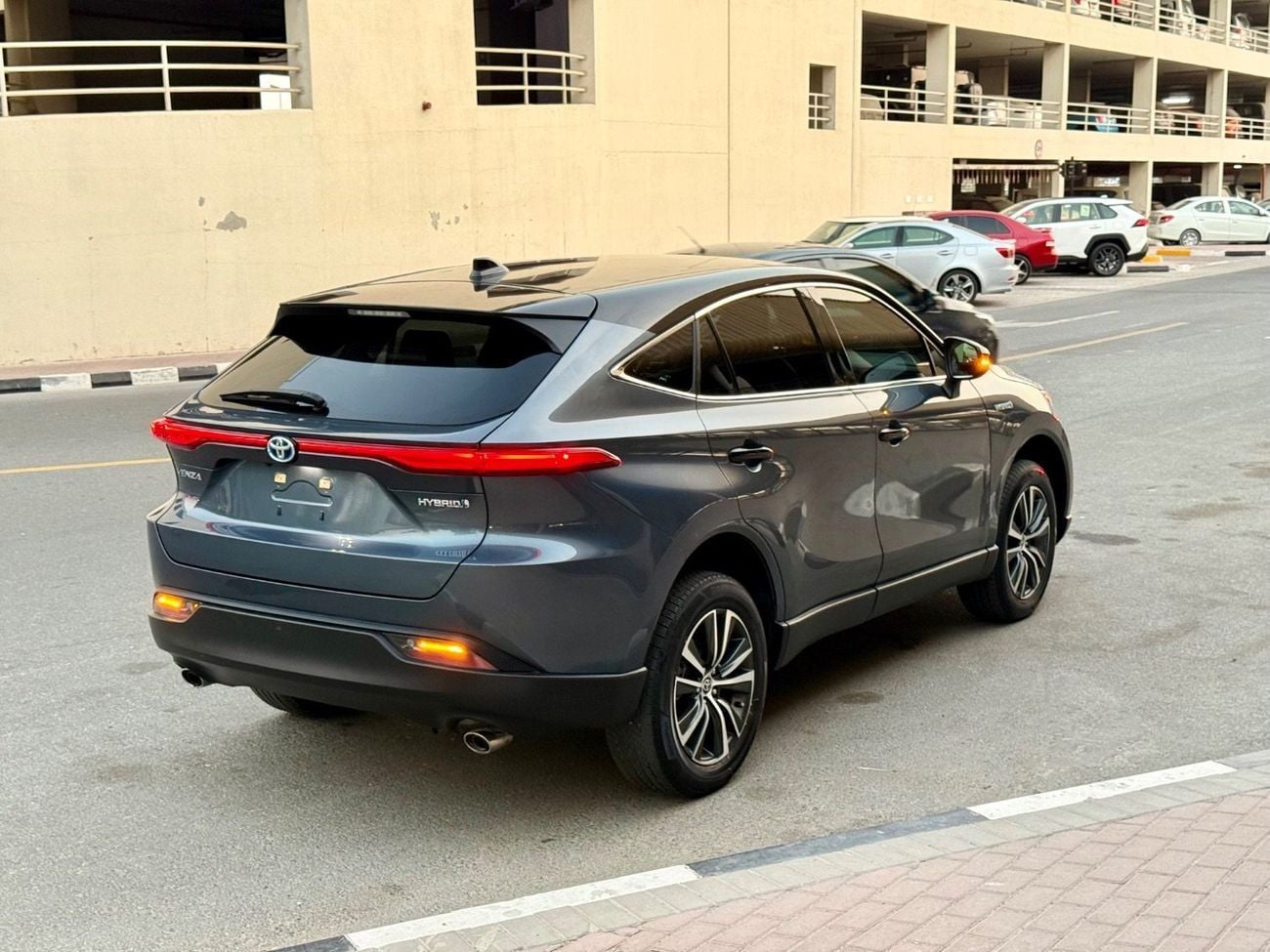 Toyota Venza 2021 LIMITED HYBRID MOONROOF AWD FULL OPTION USA SPEC