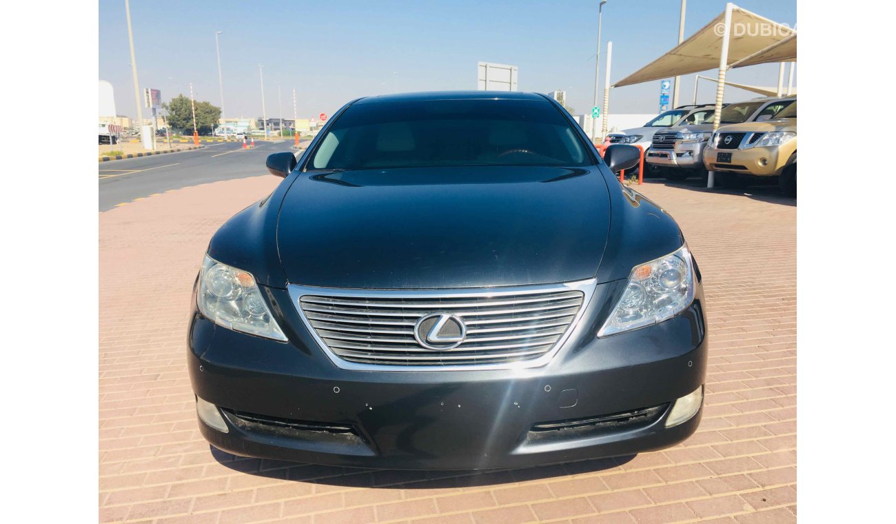 Lexus LS460 سياره نظيفه جدا بحاله ممتاذه ضمان شاسيه جير ماكينه