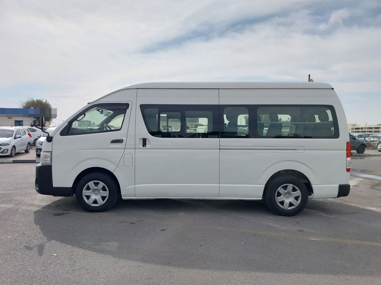 Toyota Hiace TOYOTA HIACE COMMUTER VAN RHD 2014 MODEL 2.7 L PETROL AUTOMATIC(PM47858)