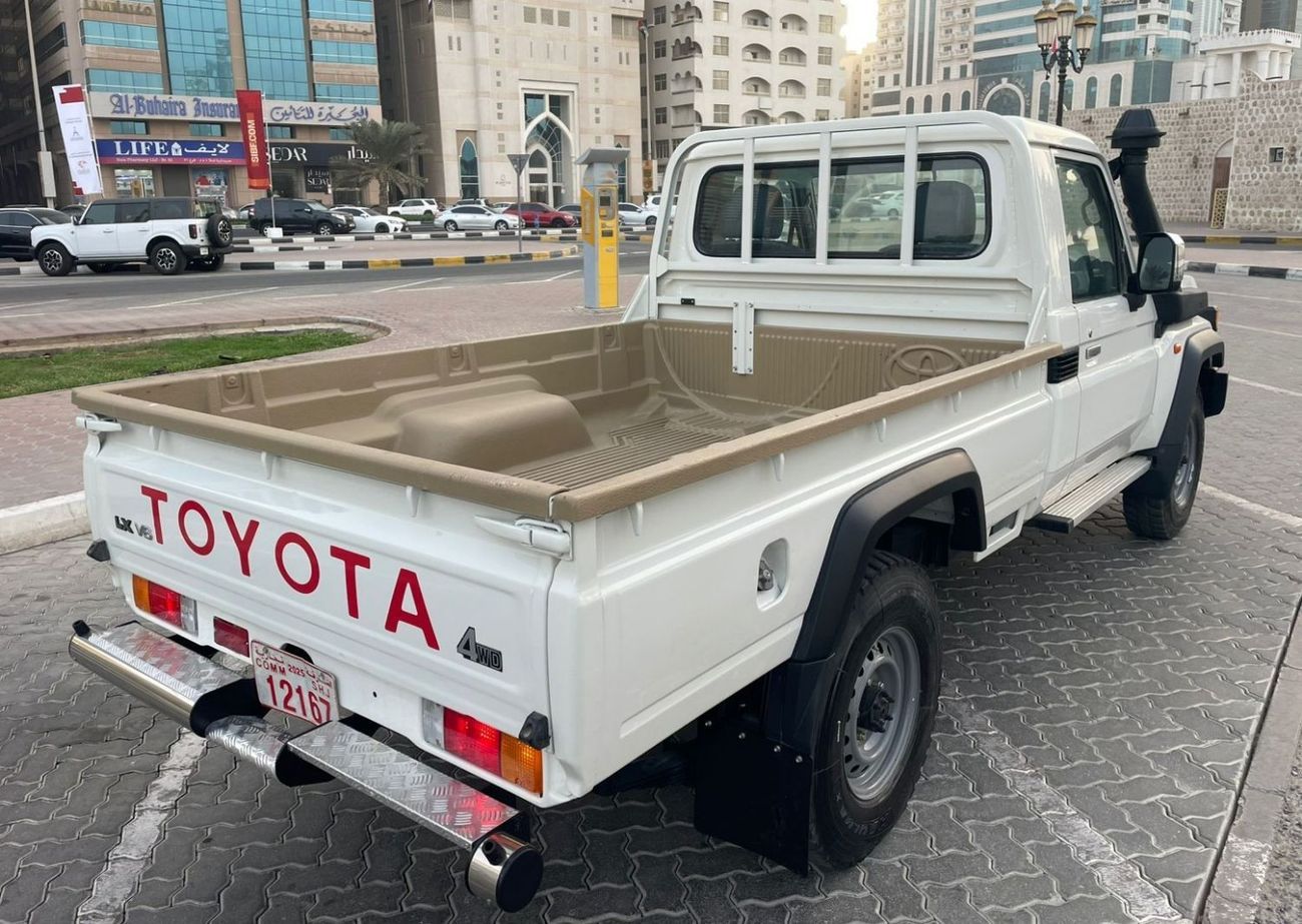 تويوتا لاند كروزر بيك آب 2024 shape ,diesel 4.5 liter ,right hand drive ,only or export available
