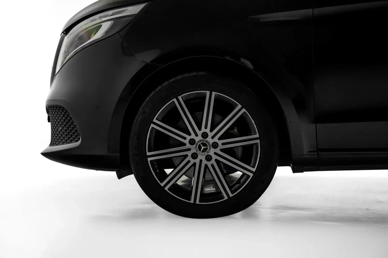 Mercedes-Benz V 250 Std 2.L - GCC Spec