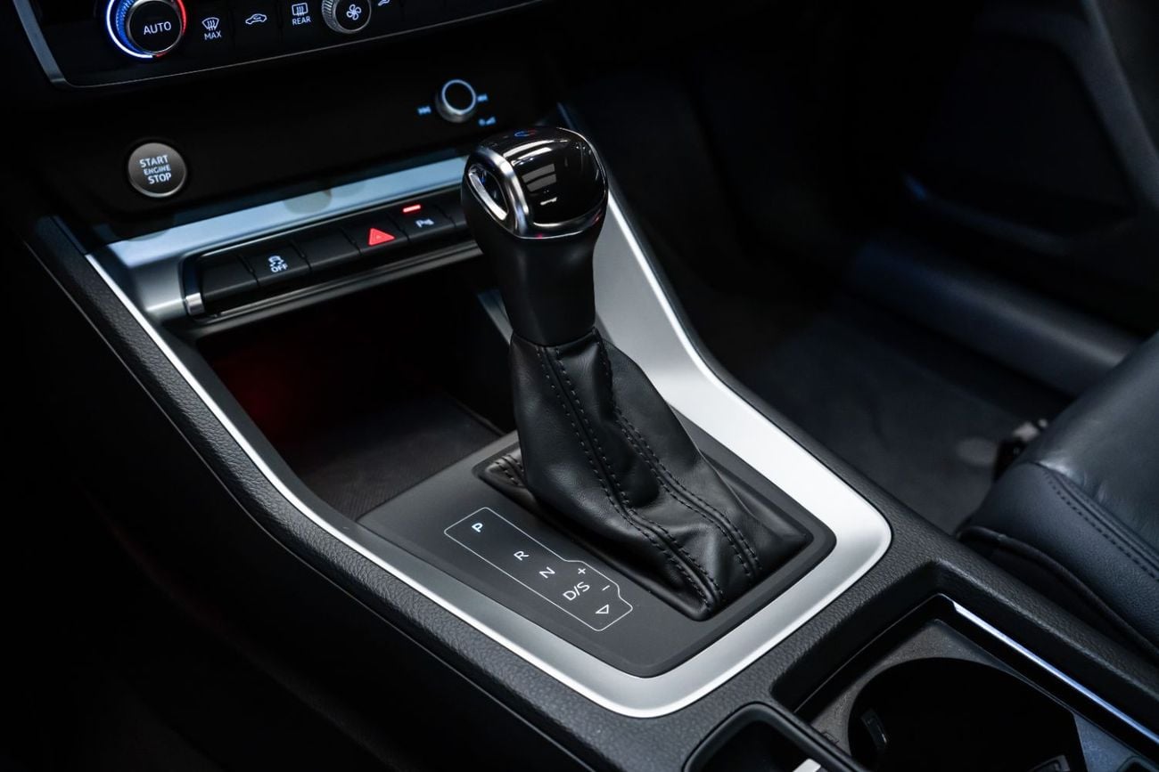 أودي Q3 35 TFSI S-LINE 35 TFSI | GCC Specs | Full Options | Warranty Available