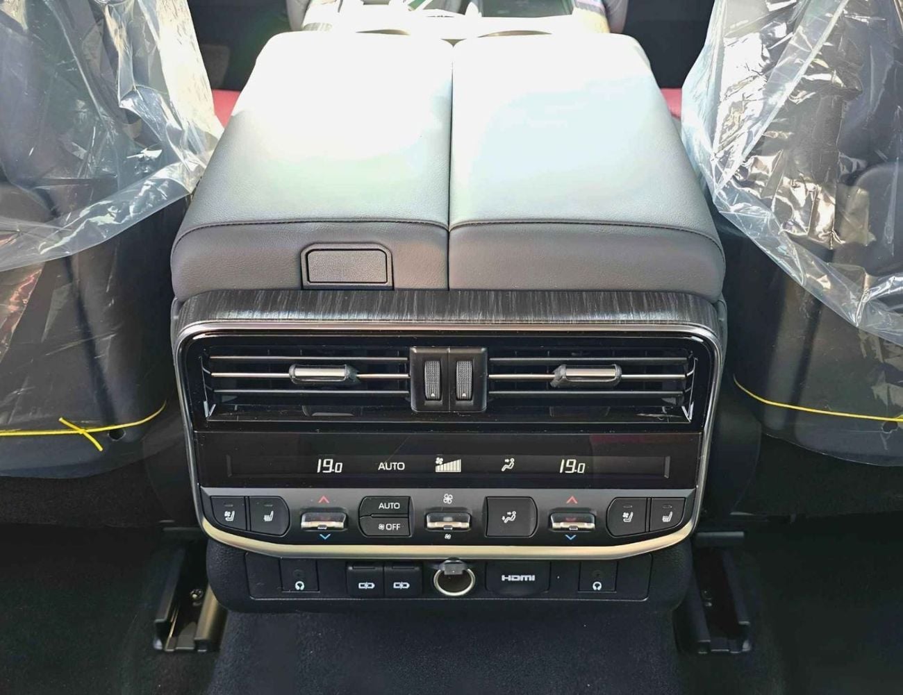 Toyota Land Cruiser VXR 3.3L DIESEL TWIN TURBO || PWR WITH MEMORY SEATS || HUD , RADAR | JBL SPEAKERS (CODE # LCDVXRHA)