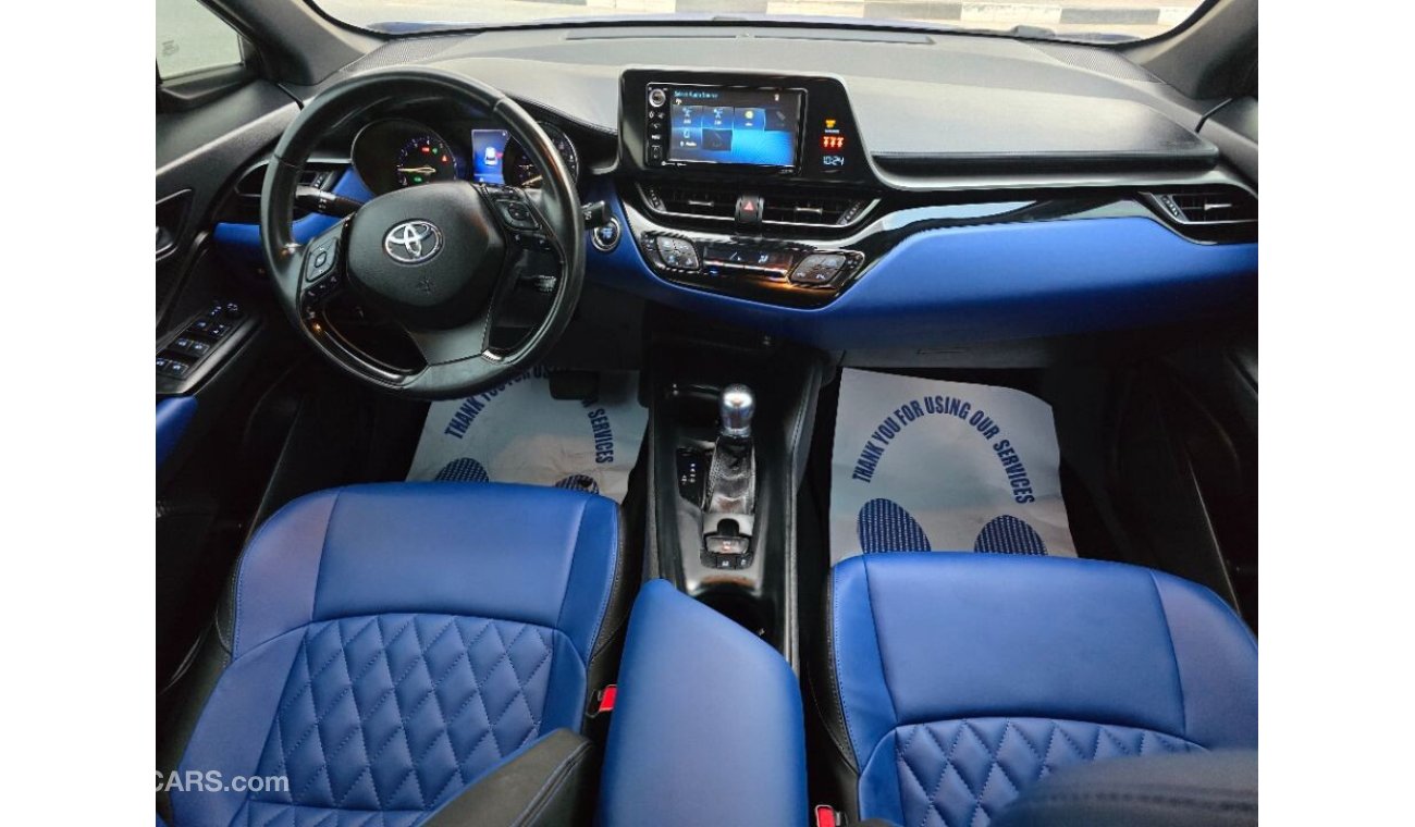 تويوتا C-HR 2018 model full option Push button and leather ( Dubai pass)