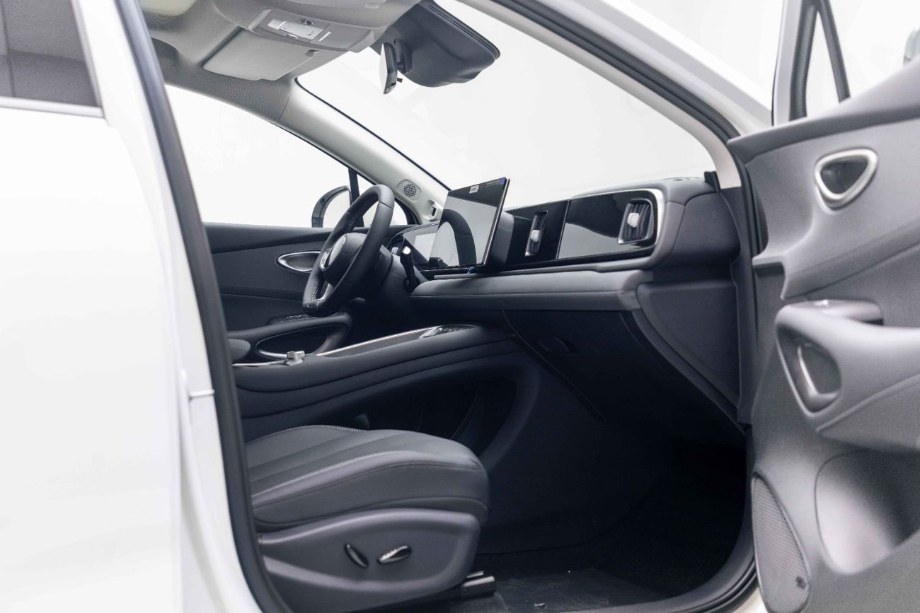 BYD Sealion 05 Flagship Intelligent - Sea White Inside Black Grey | Export Only