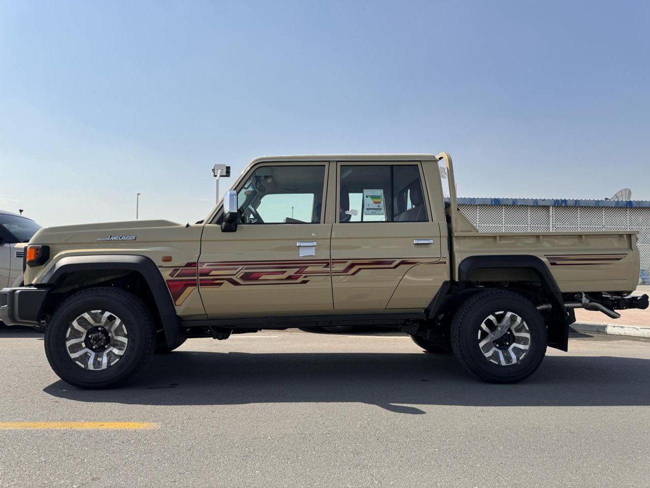 تويوتا لاند كروزر بيك آب DC 2.8L TURBODIESEL AUTOMATIC TRANSMISSION ( FOR RE-EXPORT ONLY )