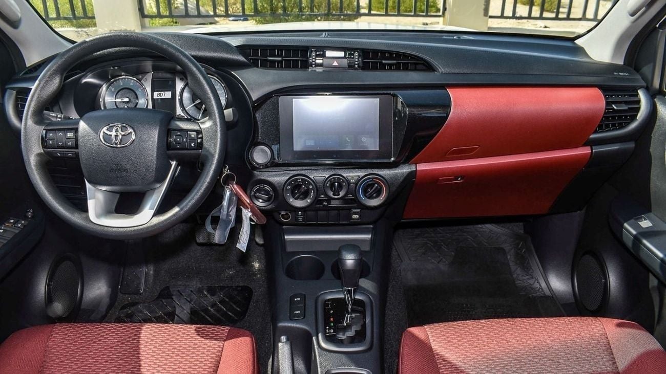 Toyota Hilux S GLX 2.4L 4WD A/T 2025YM
