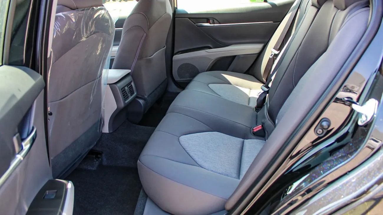 Toyota Camry LE STD 2.5L (204 HP)