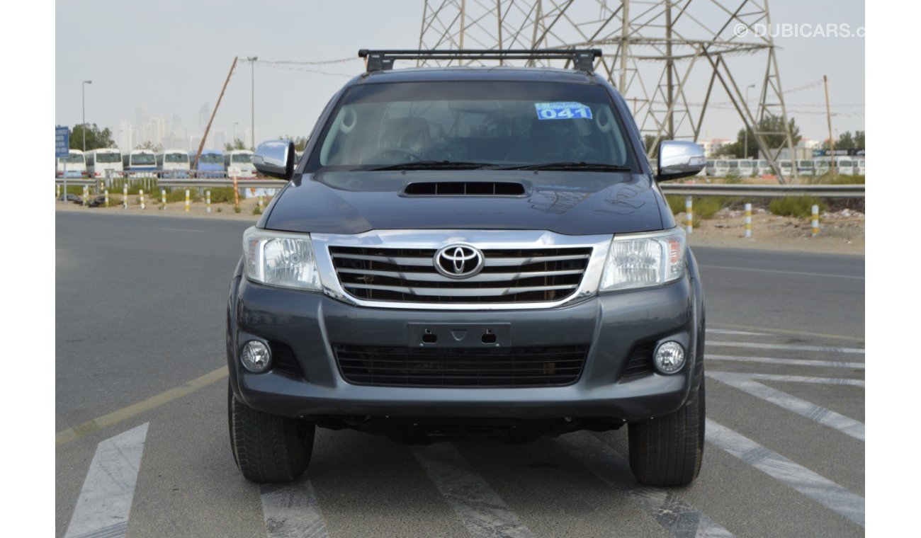 Toyota Hilux SR5 diesel Right