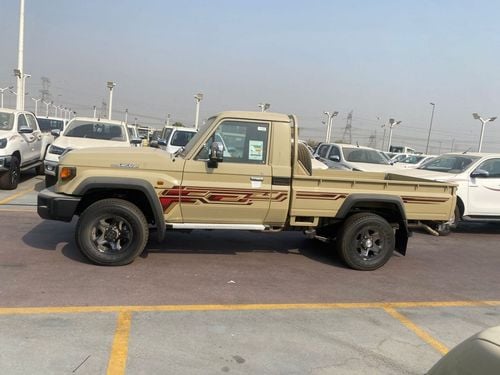 تويوتا لاند كروزر بيك آب Std 4.0L Single Cab Utility 4WD