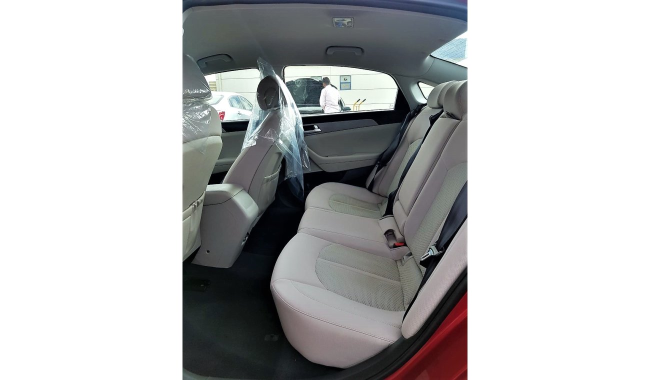 Hyundai Sonata LIKE BRAND NEW (LOW MILEAGE)