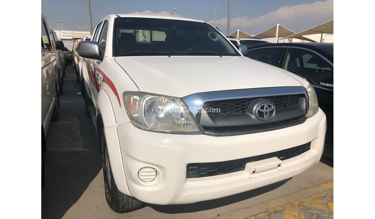 تويوتا هيلوكس Toyota Hilux D/c pick up 4x4,A/T,model:2010. Excellent condition