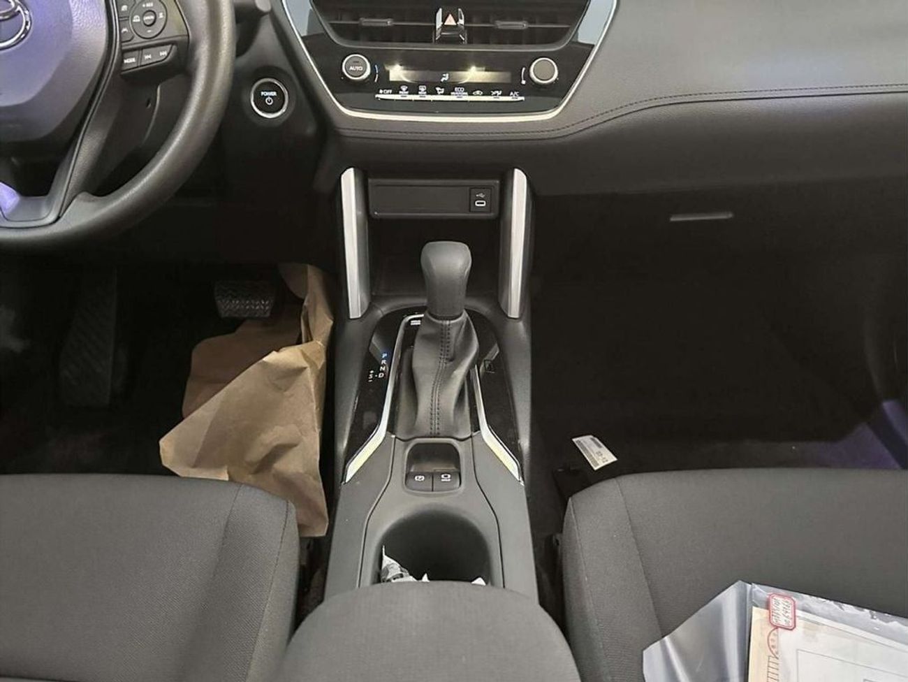 Toyota Corolla Cross 2.0L (HEV) FRONT WHEEL DRIVE 5 SEATS 5 DOOR