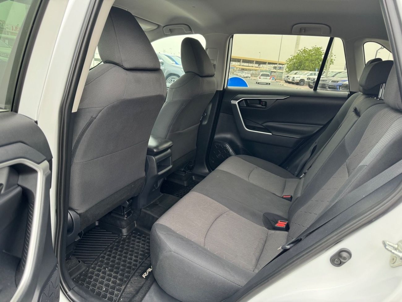 Toyota RAV4 LE 2019 KEY START 4x4 CANADA SPEC